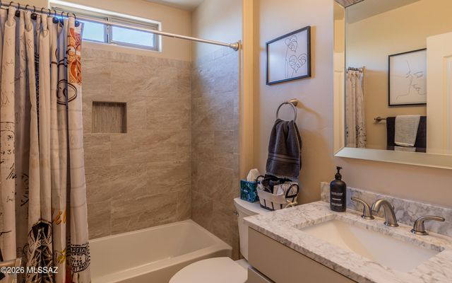 5336 W Tortolita Flats Lane, Marana, AZ 85658