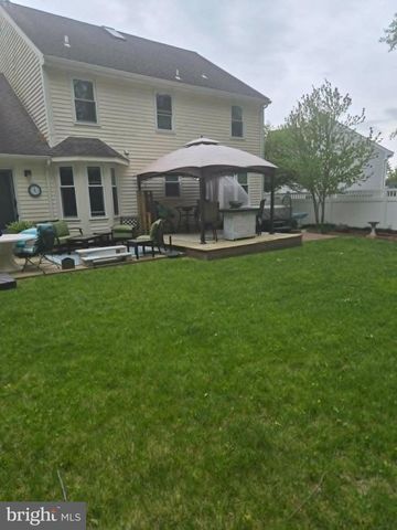 8 GLEN VIEW PL, Newark, DE 19711
