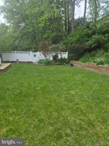 8 GLEN VIEW PL, Newark, DE 19711