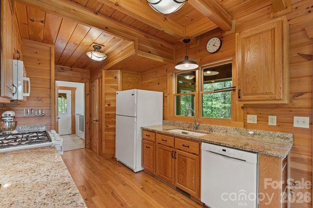 280 Hidden Lake Parkway, Nebo, NC 28761