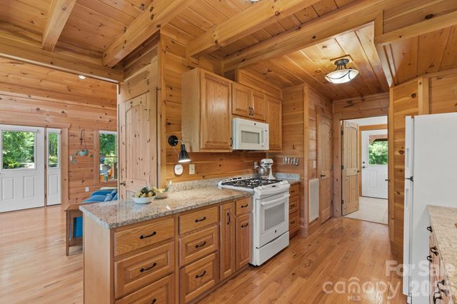 280 Hidden Lake Parkway, Nebo, NC 28761