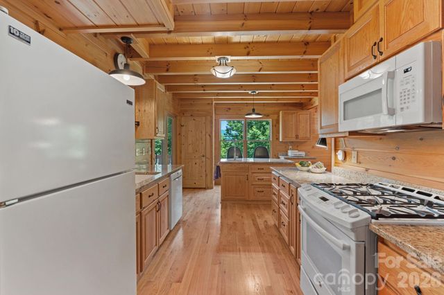 280 Hidden Lake Parkway, Nebo, NC 28761