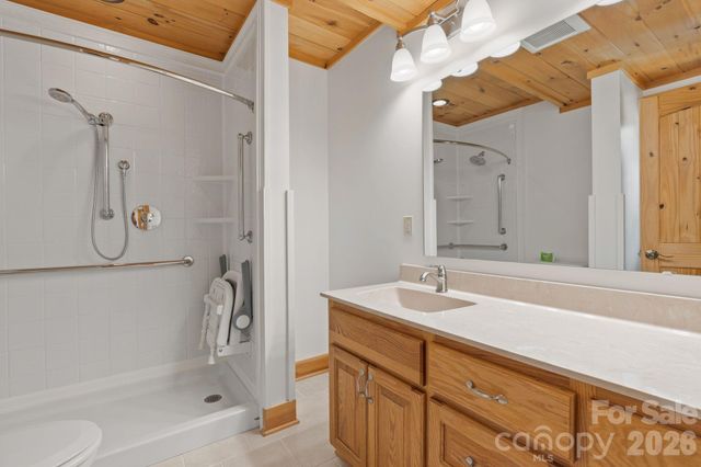 280 Hidden Lake Parkway, Nebo, NC 28761