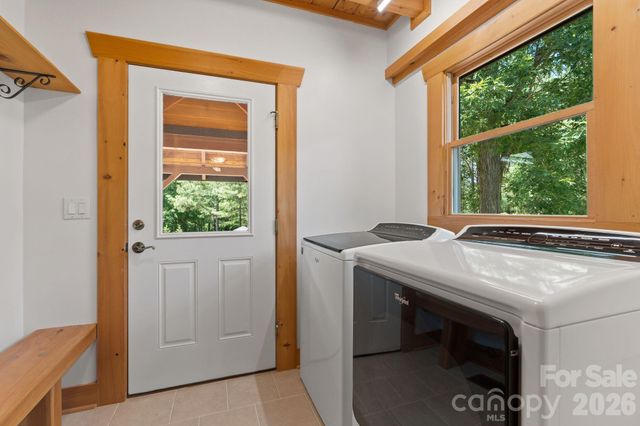 280 Hidden Lake Parkway, Nebo, NC 28761