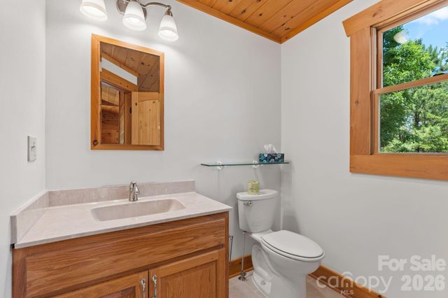 280 Hidden Lake Parkway, Nebo, NC 28761