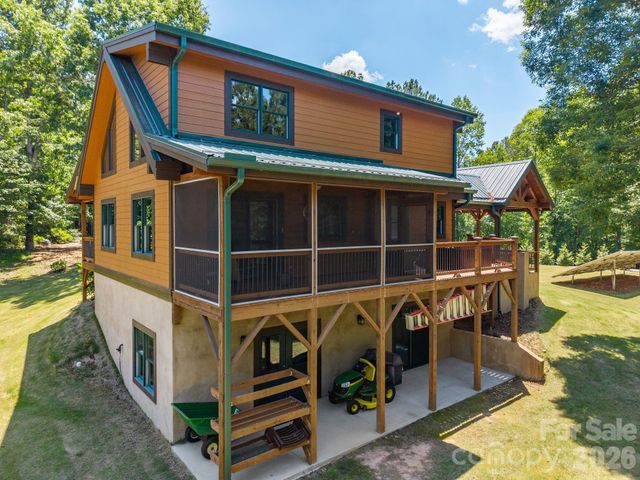 280 Hidden Lake Parkway, Nebo, NC 28761