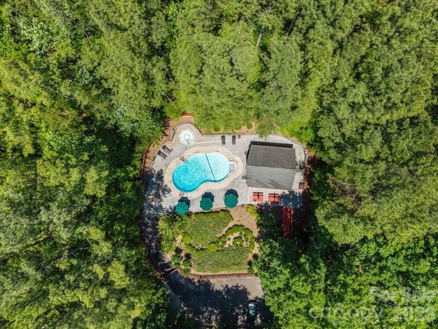 280 Hidden Lake Parkway, Nebo, NC 28761