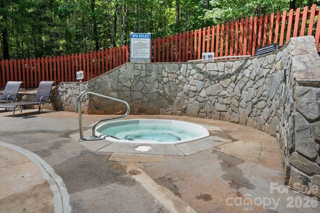 280 Hidden Lake Parkway, Nebo, NC 28761