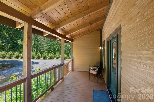 280 Hidden Lake Parkway, Nebo, NC 28761