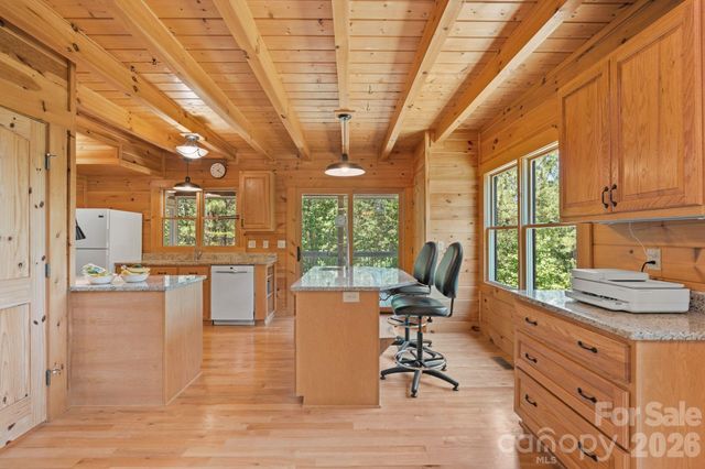 280 Hidden Lake Parkway, Nebo, NC 28761