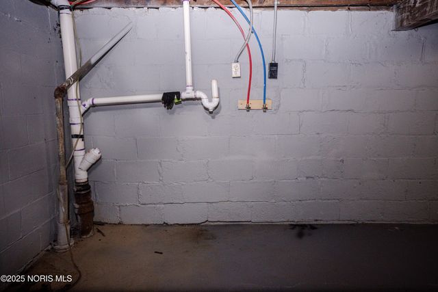 2032 Elliott Avenue, Toledo, OH 43606