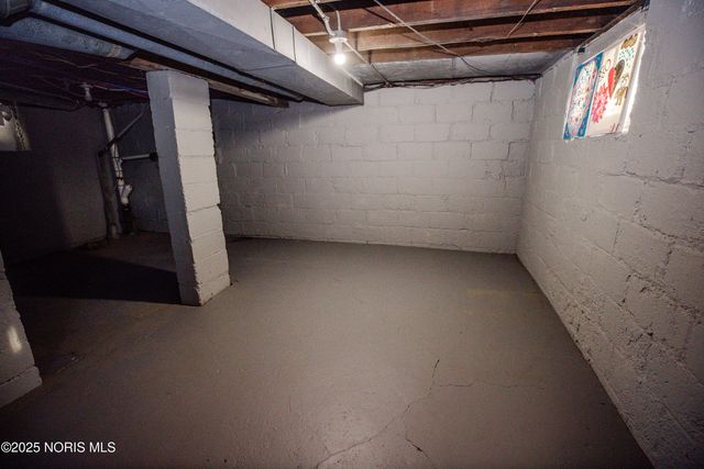 2032 Elliott Avenue, Toledo, OH 43606