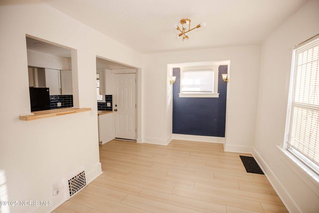 2032 Elliott Avenue, Toledo, OH 43606