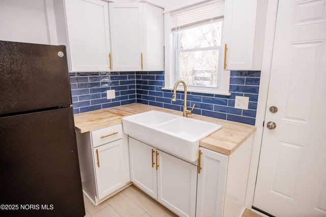 2032 Elliott Avenue, Toledo, OH 43606