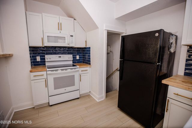 2032 Elliott Avenue, Toledo, OH 43606