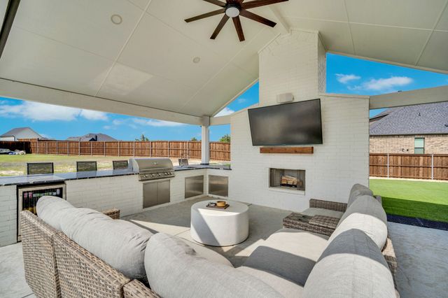4621 Bonanza Drive, Midlothian, TX 76065