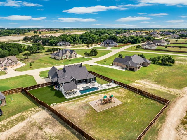 4621 Bonanza Drive, Midlothian, TX 76065