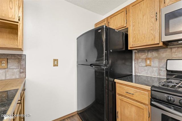 17502 laoana Court, Eagle River, AK 99577