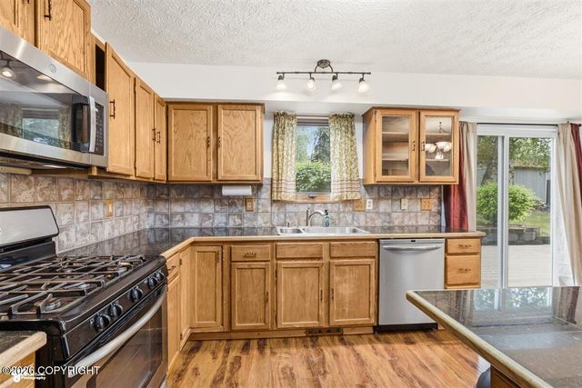 17502 laoana Court, Eagle River, AK 99577