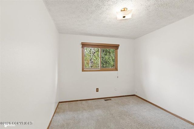 17502 laoana Court, Eagle River, AK 99577