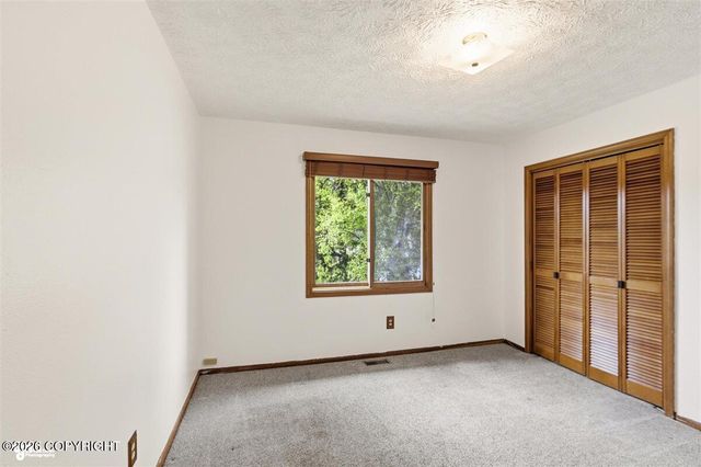 17502 laoana Court, Eagle River, AK 99577