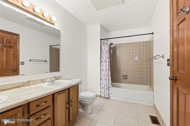 17502 laoana Court, Eagle River, AK 99577