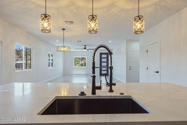 3406 W Milton Road, Tucson, AZ 85746