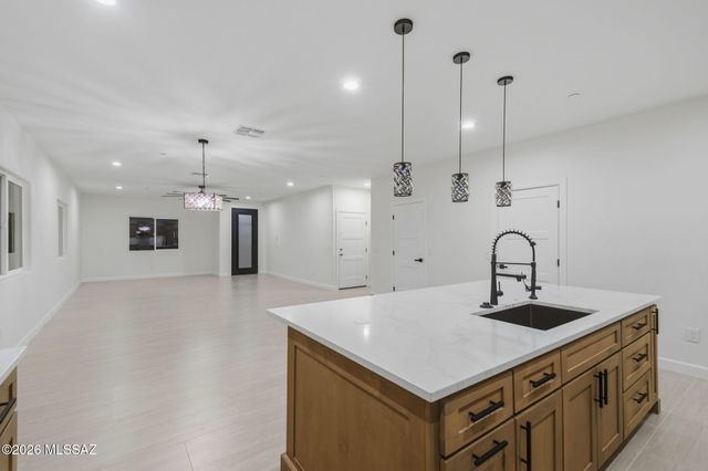 3406 W Milton Road, Tucson, AZ 85746