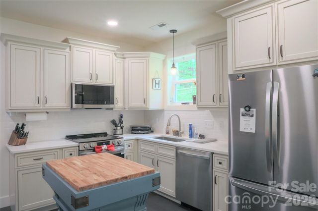 611 Twinbrook Lane, Maggie Valley, NC 28751
