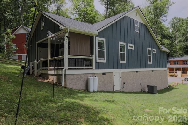 611 Twinbrook Lane, Maggie Valley, NC 28751