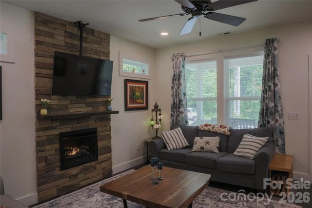 611 Twinbrook Lane, Maggie Valley, NC 28751
