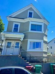 36-38 Crowley St, Lowell, MA 01852