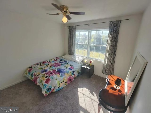 73 SNAKE EYES LN, Berkeley Springs, WV 25411