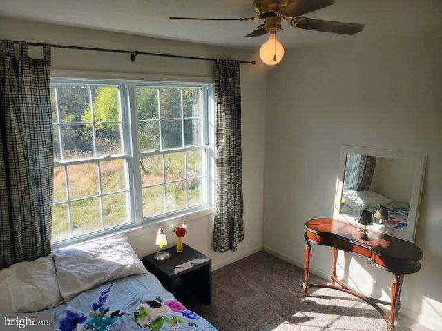 73 SNAKE EYES LN, Berkeley Springs, WV 25411