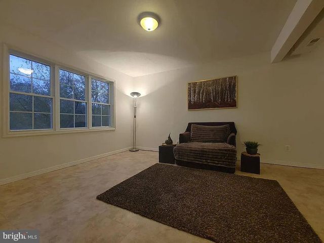 73 SNAKE EYES LN, Berkeley Springs, WV 25411