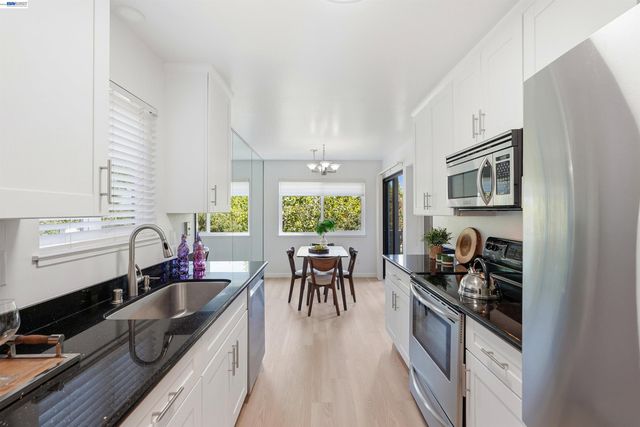 1810 Central Avenue 310, Alameda, CA 94501