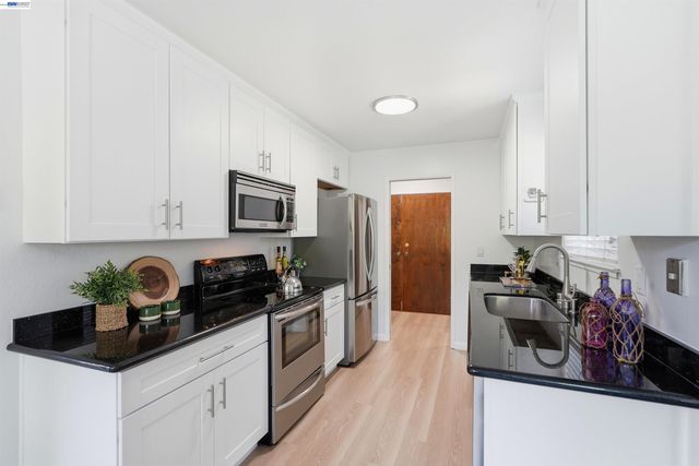 1810 Central Avenue 310, Alameda, CA 94501