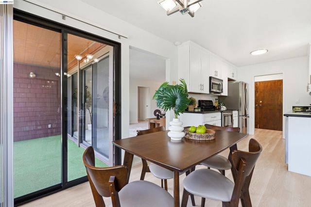 1810 Central Avenue 310, Alameda, CA 94501