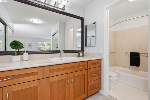 1810 Central Avenue 310, Alameda, CA 94501