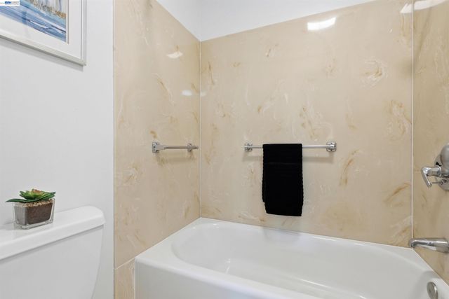 1810 Central Avenue 310, Alameda, CA 94501