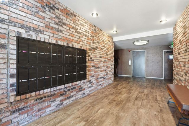 1810 Central Avenue 310, Alameda, CA 94501