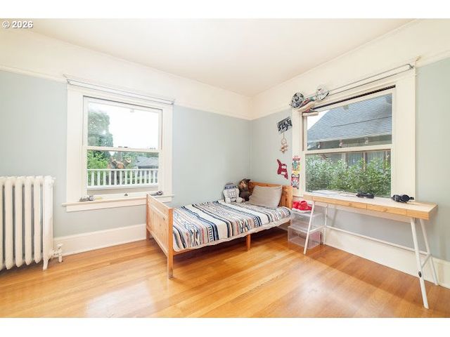 1621 Ne KNOTT St, Portland, OR 97212