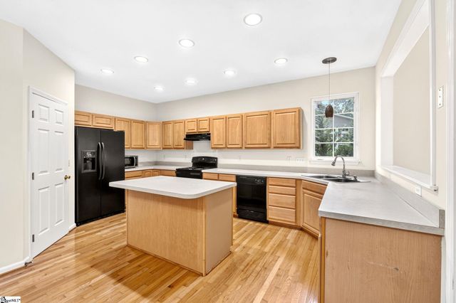 7 Noble Oaks Lane, Simpsonville, SC 29681