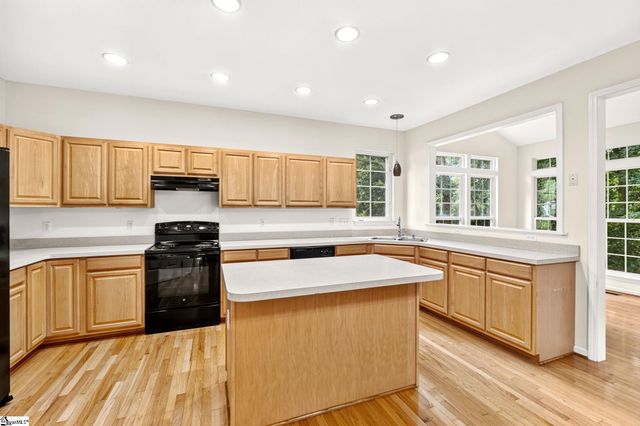 7 Noble Oaks Lane, Simpsonville, SC 29681