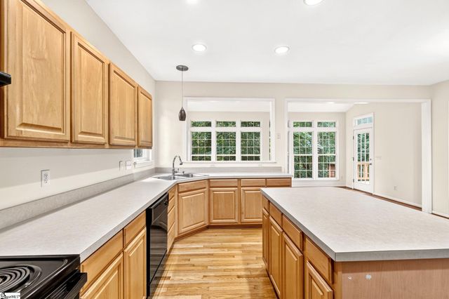 7 Noble Oaks Lane, Simpsonville, SC 29681