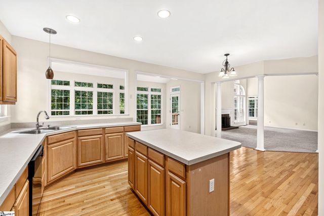 7 Noble Oaks Lane, Simpsonville, SC 29681