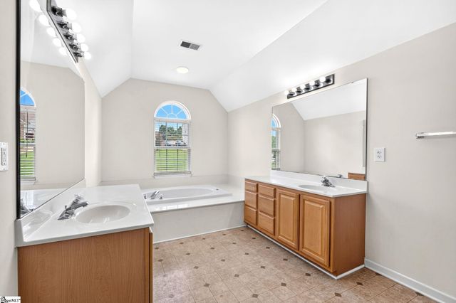 7 Noble Oaks Lane, Simpsonville, SC 29681
