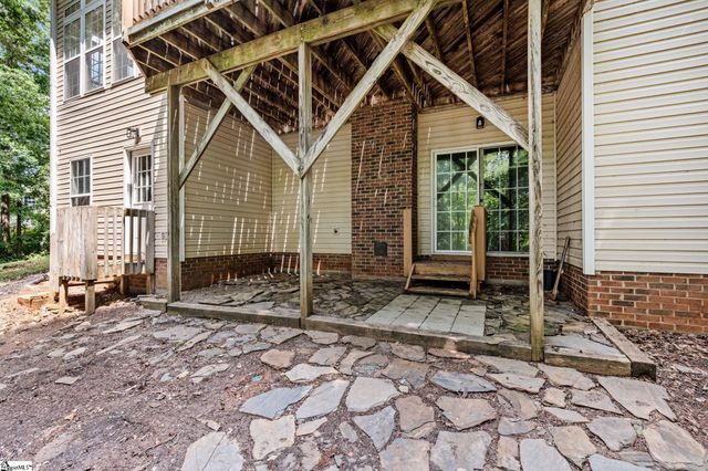 7 Noble Oaks Lane, Simpsonville, SC 29681