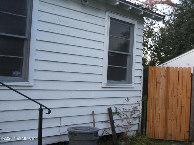 2325 BETHUNE Avenue, Jacksonville, FL 32207