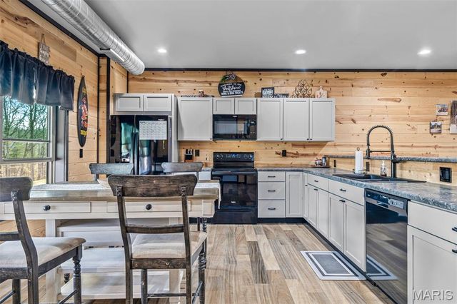 3140 Brook Stone Road, Festus, MO 63028